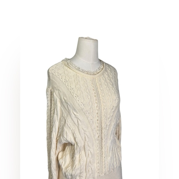 EXPRESS - Cable Knot Long sleeve cream Sweater - Size Small - Picture 3 of 6
